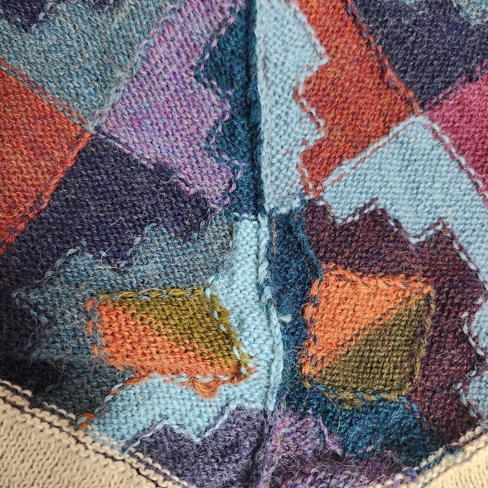 Geometric Patterned Multicolor Poncho Size Large - Picture 6 of 12